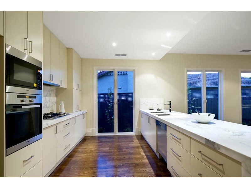 15 Windsor Crescent, Surrey Hills VIC 3127