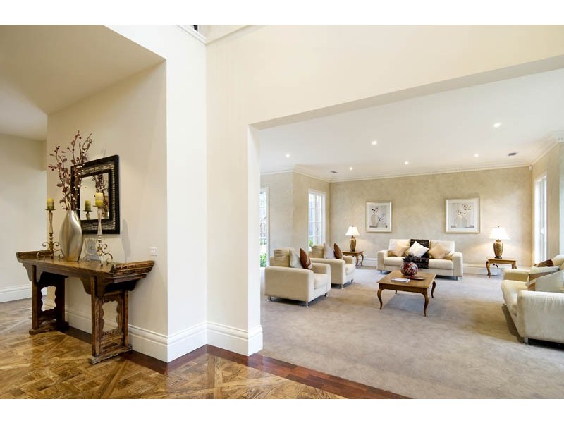 15 Windsor Crescent, Surrey Hills VIC 3127