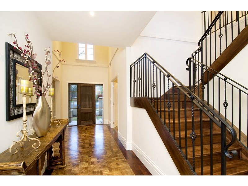 15 Windsor Crescent, Surrey Hills VIC 3127