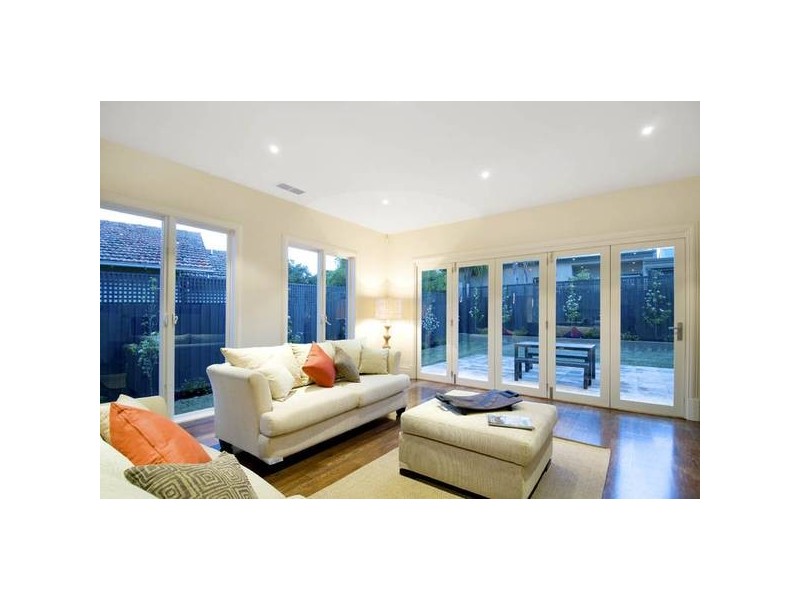 15 Windsor Crescent, Surrey Hills VIC 3127