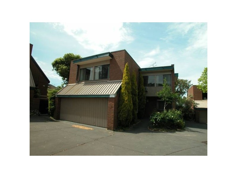 2/694 Riversdale Road, Camberwell VIC 3124