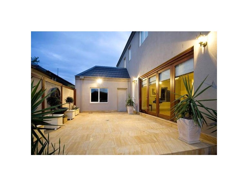 13 Winmalee Road, Balwyn VIC 3103