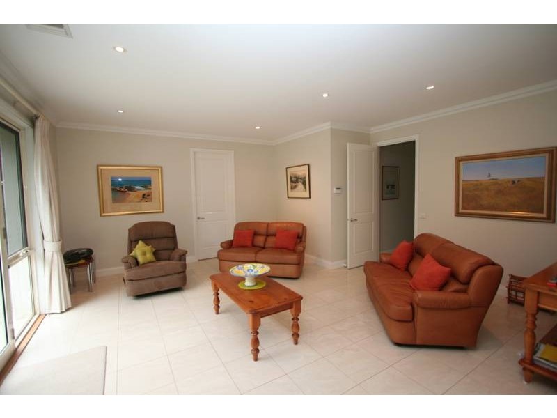 4/4a Collins Court, Balwyn VIC 3103