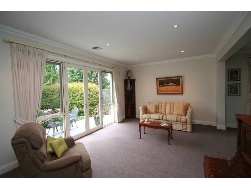 4/4a Collins Court, Balwyn VIC 3103