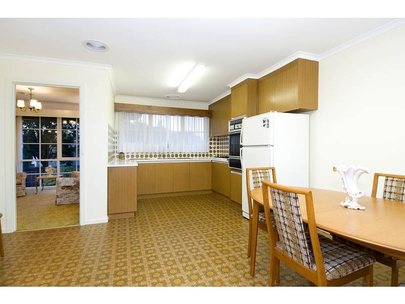 1/2 Milton Street, Canterbury VIC 3126