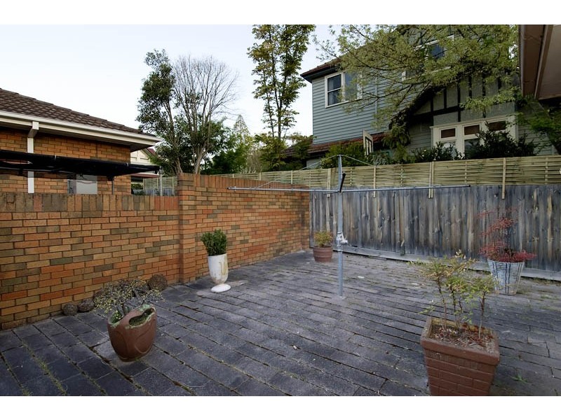 1/2 Milton Street, Canterbury VIC 3126