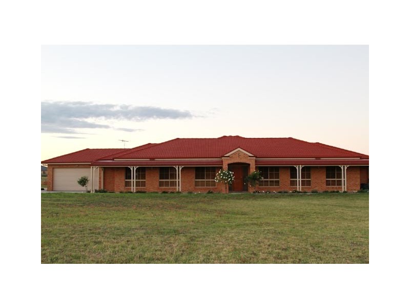 2 Tranquil Close, Louth Park NSW 2320