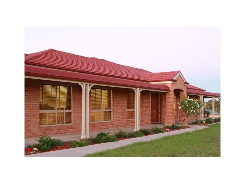 2 Tranquil Close, Louth Park NSW 2320