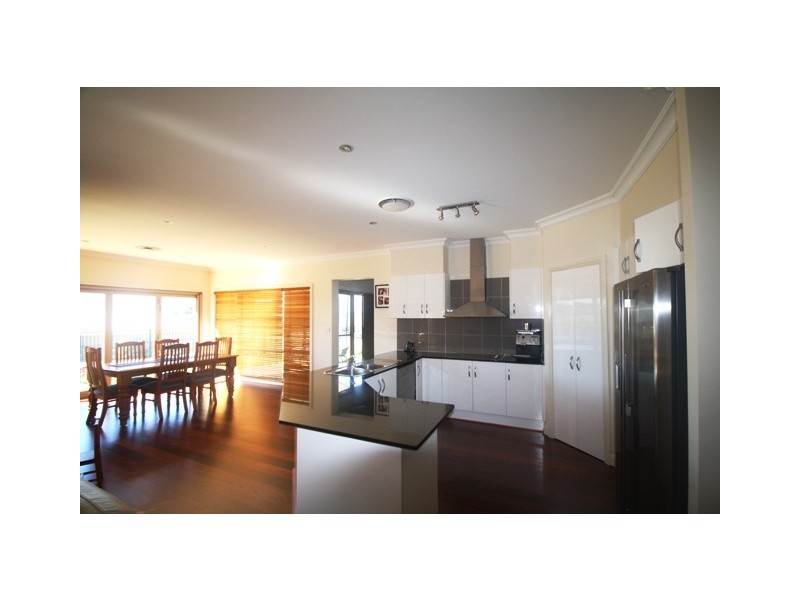 2 Tranquil Close, Louth Park NSW 2320