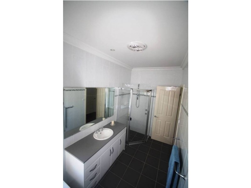 2 Tranquil Close, Louth Park NSW 2320