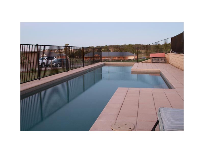 2 Tranquil Close, Louth Park NSW 2320