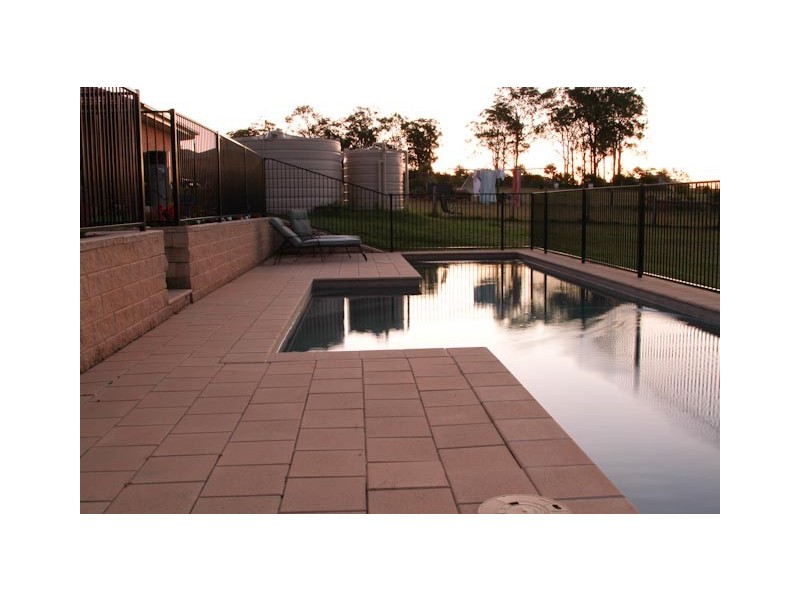 2 Tranquil Close, Louth Park NSW 2320