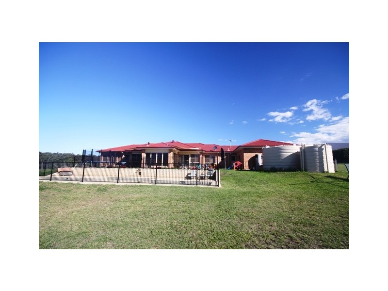 2 Tranquil Close, Louth Park NSW 2320