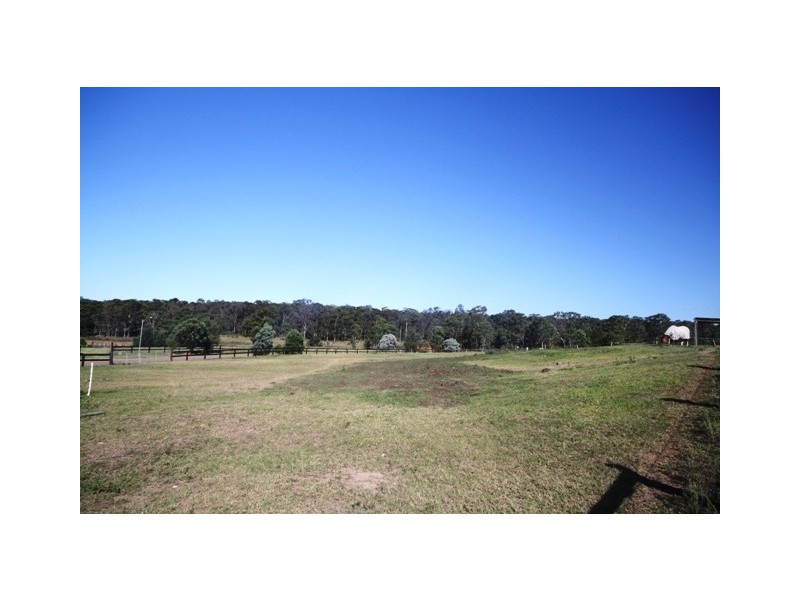 2 Tranquil Close, Louth Park NSW 2320