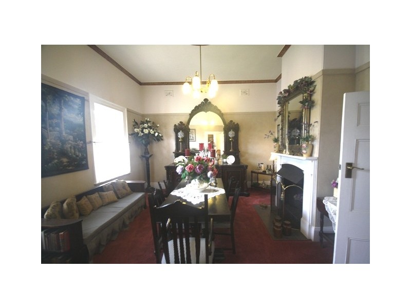 14 Banks Street, East Maitland NSW 2323