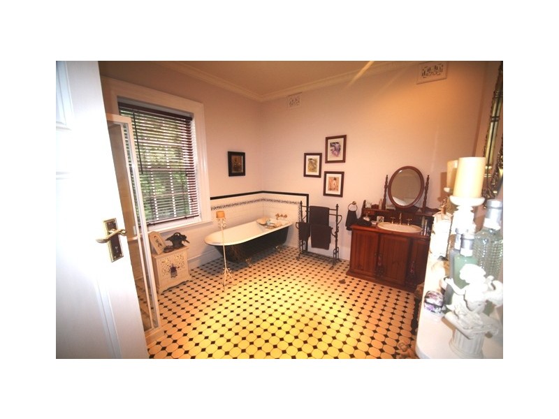 14 Banks Street, East Maitland NSW 2323