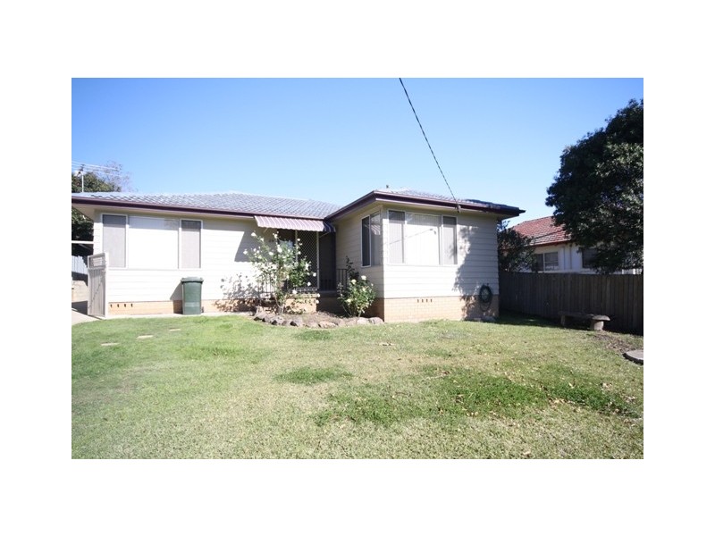 29 Largs Ave, Largs NSW 2320