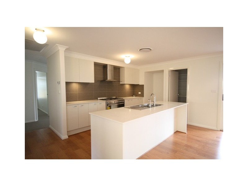 7 Honeysuckle Drive, Aberglasslyn NSW 2320