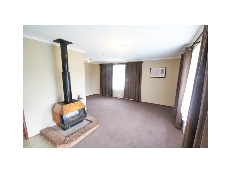 2 Treasure Street, Rutherford NSW 2320