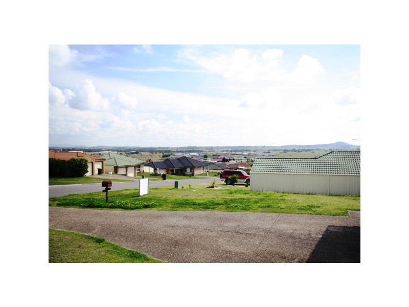 17 Benjamin Circle, Rutherford NSW 2320