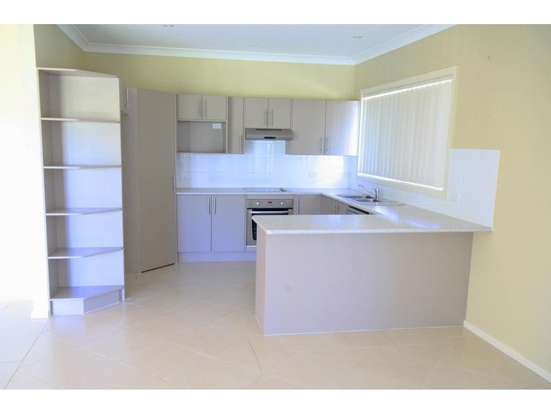 11 Dalveen Road, Bolwarra Heights NSW 2320