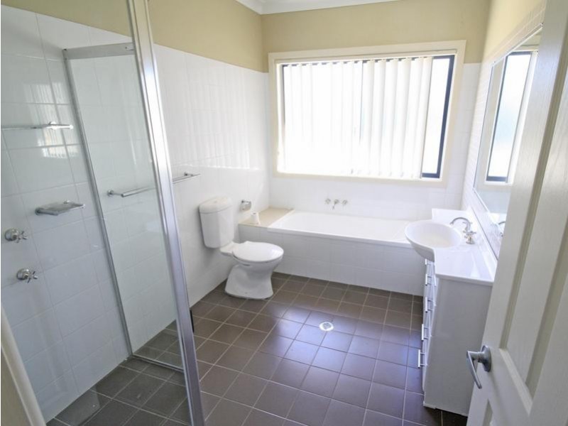 11 Dalveen Road, Bolwarra Heights NSW 2320