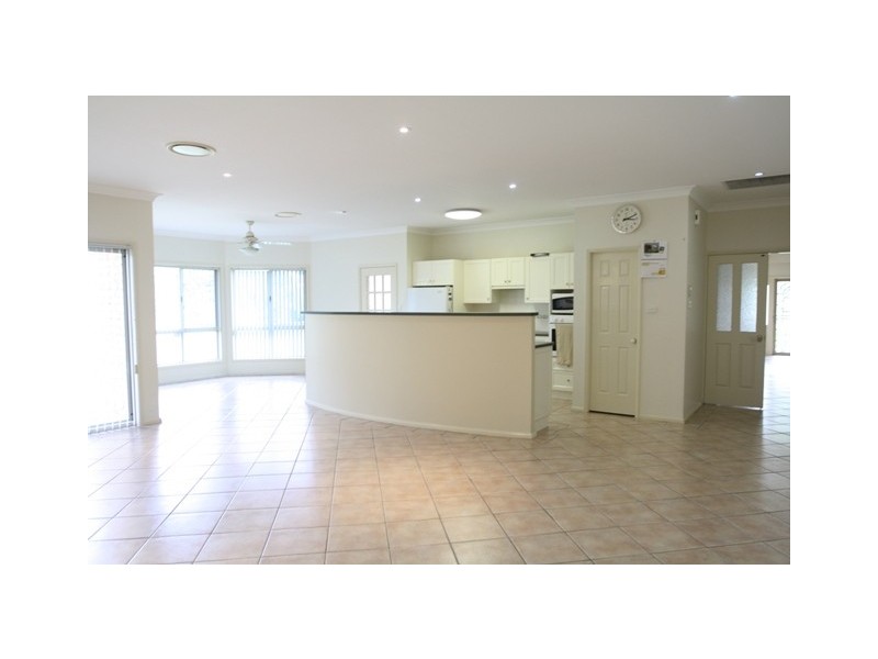 5 Leinster Circuit, Ashtonfield NSW 2323