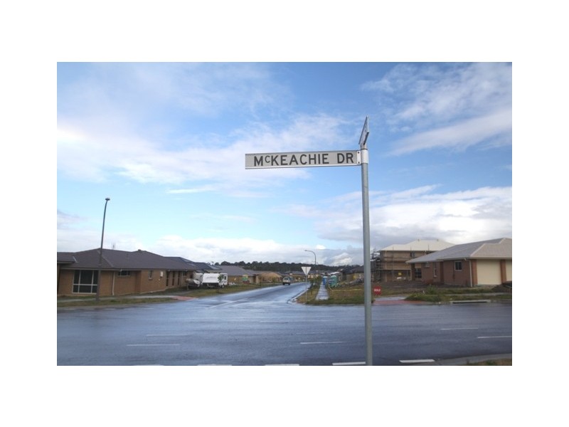 97 McKeachie Drive, Aberglasslyn NSW 2320