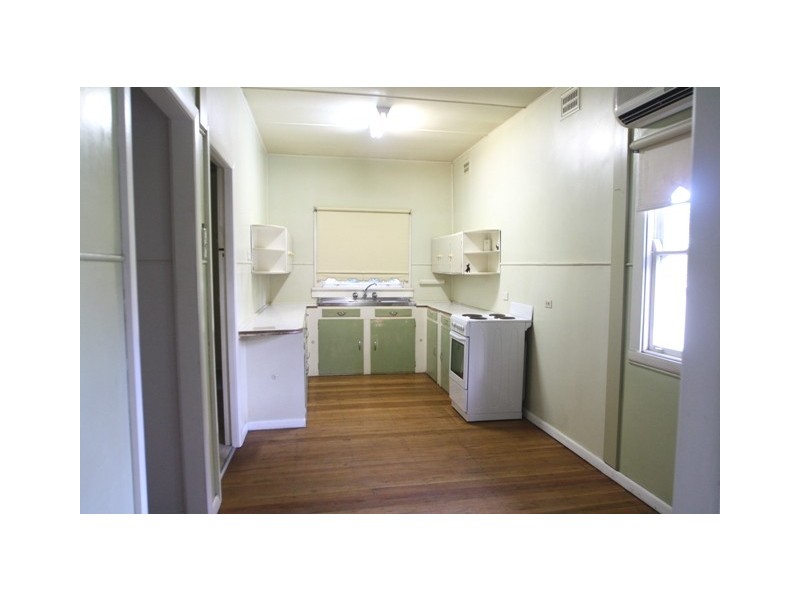 8 Queen Street, Rutherford NSW 2320