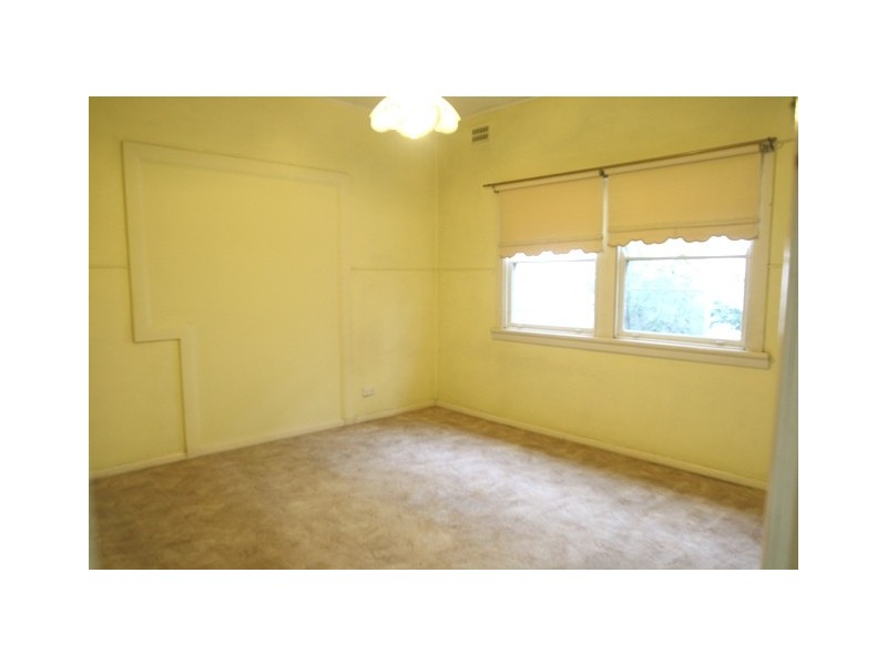 8 Queen Street, Rutherford NSW 2320