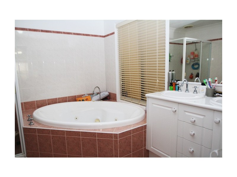 5 TREEFERN, Aberglasslyn NSW 2320