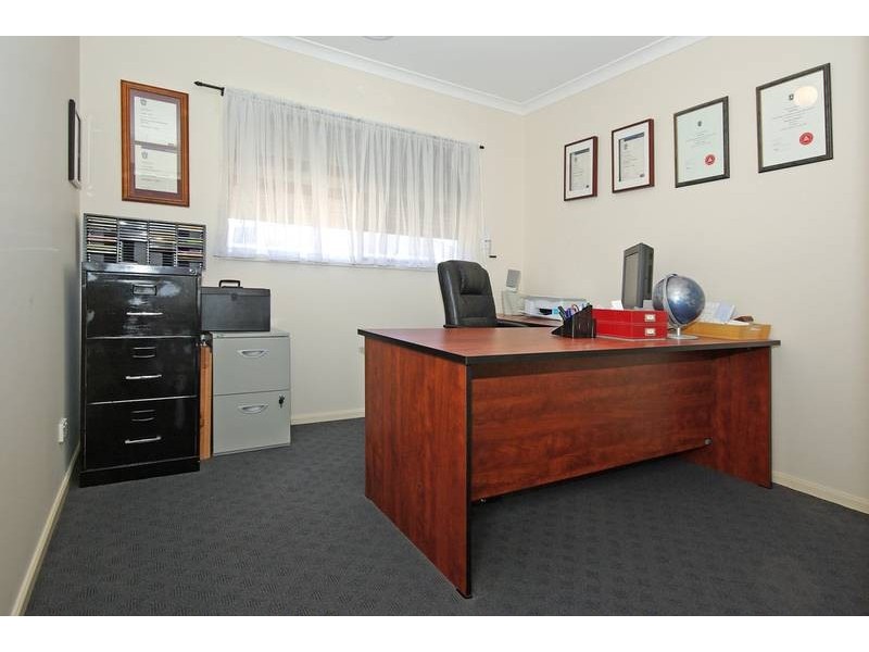 4 Hanrahan Wynd, Lynbrook VIC 3975