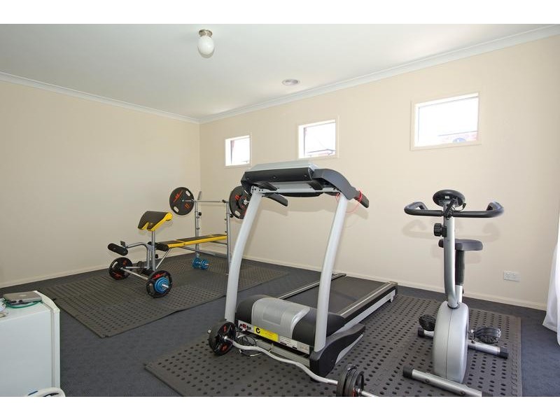 4 Hanrahan Wynd, Lynbrook VIC 3975