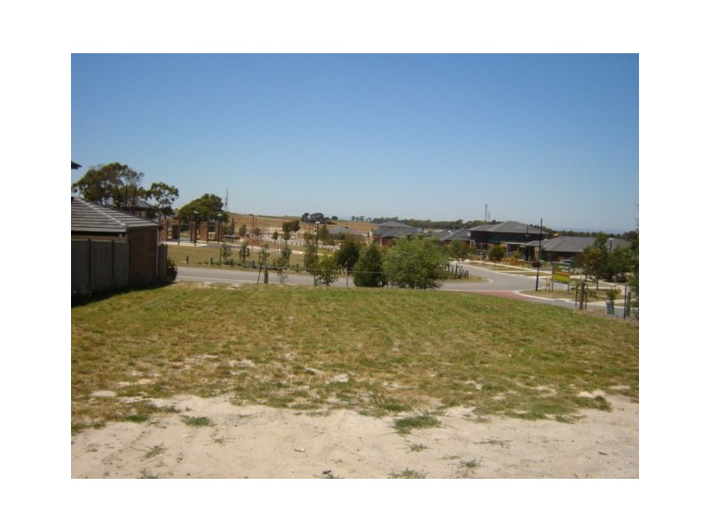 5 Station Creek, Cranbourne South VIC 3977