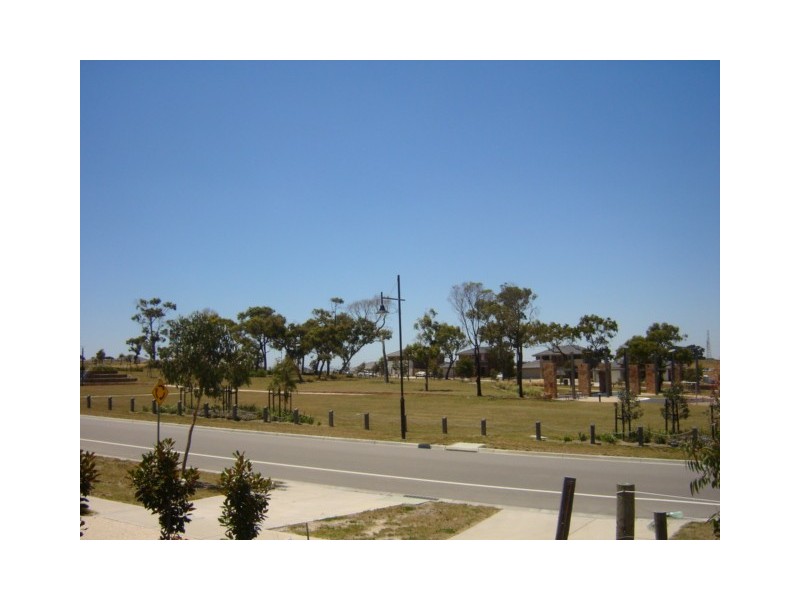 5 Station Creek, Cranbourne South VIC 3977