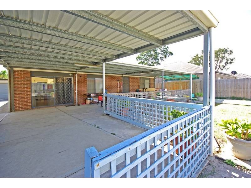 25 Carboni Crescent, Lynbrook VIC 3975