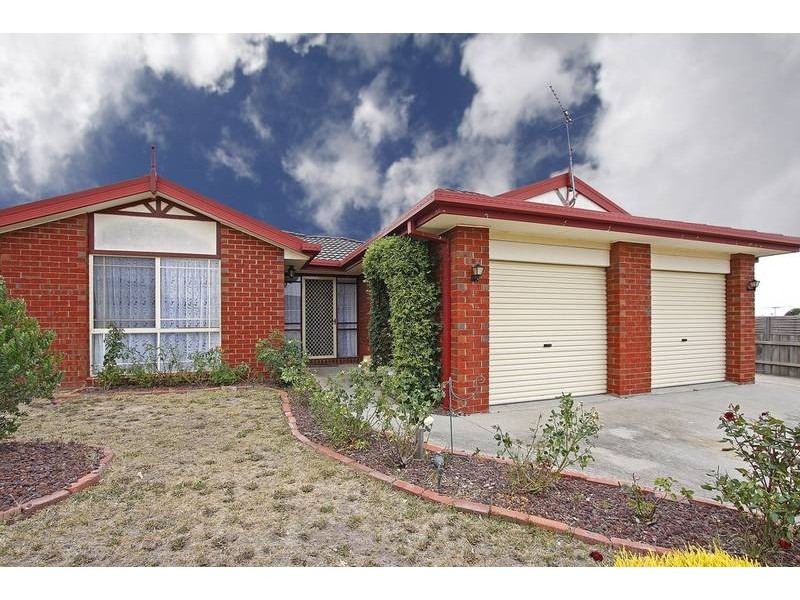 4 Haydn Place, Narre Warren South VIC 3805