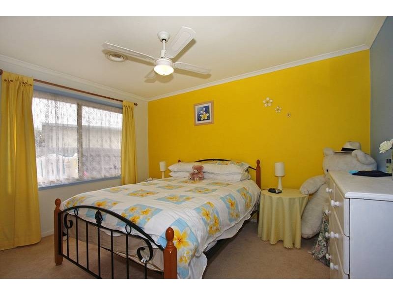 4 Haydn Place, Narre Warren South VIC 3805