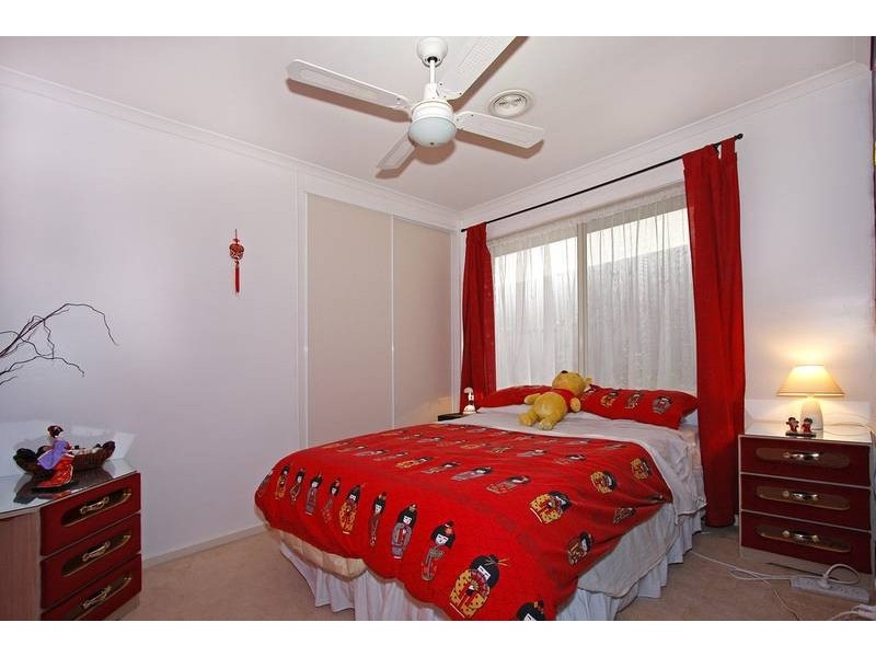4 Haydn Place, Narre Warren South VIC 3805
