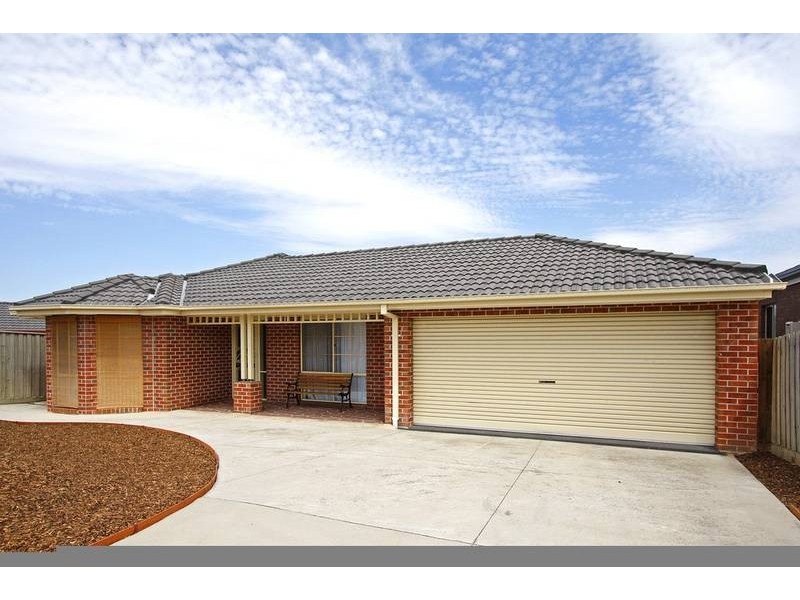 17 Oakland Drive, Hampton Park VIC 3976