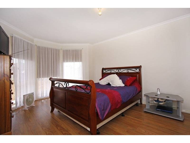 17 Oakland Drive, Hampton Park VIC 3976