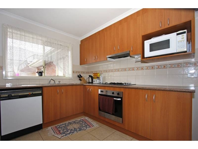 17 Oakland Drive, Hampton Park VIC 3976