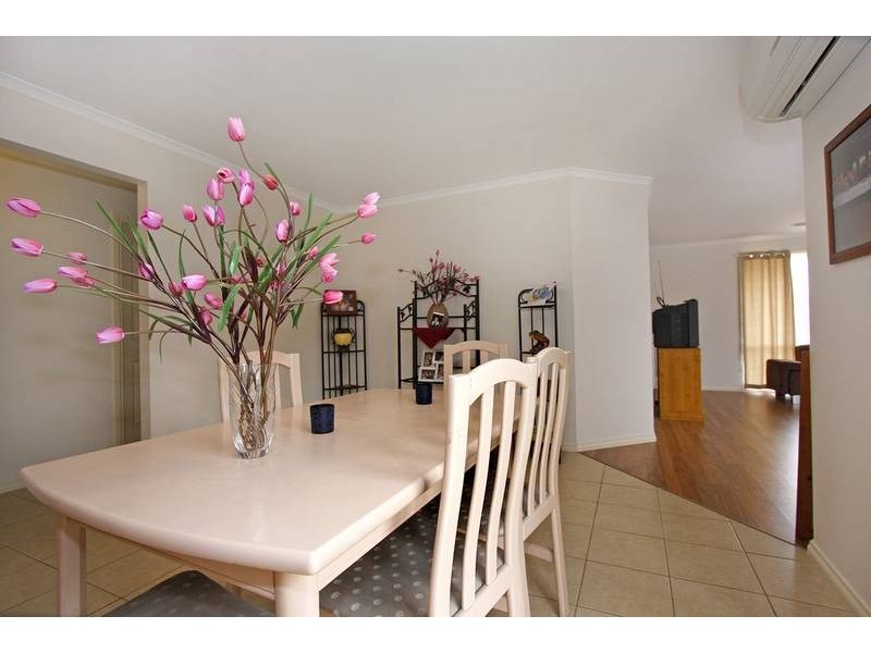 17 Oakland Drive, Hampton Park VIC 3976