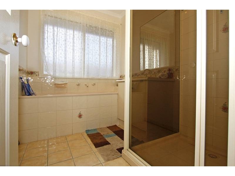 17 Oakland Drive, Hampton Park VIC 3976