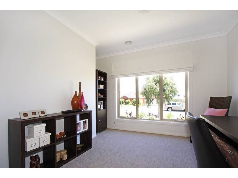 42 Franklin Parade, Lynbrook VIC 3975