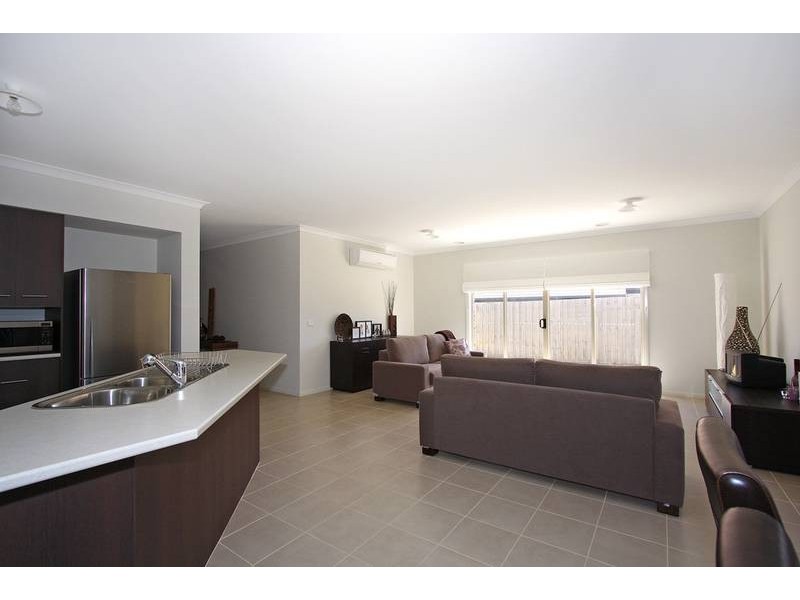 42 Franklin Parade, Lynbrook VIC 3975