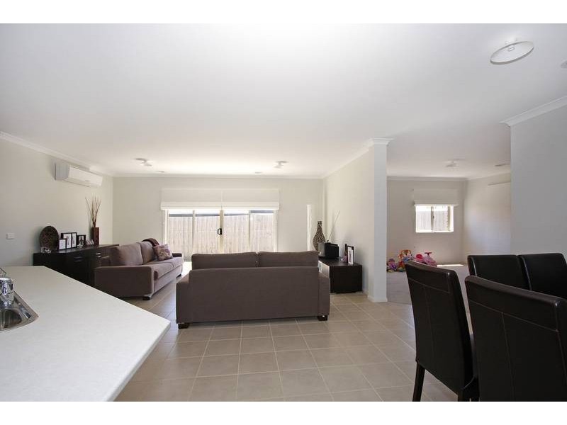 42 Franklin Parade, Lynbrook VIC 3975