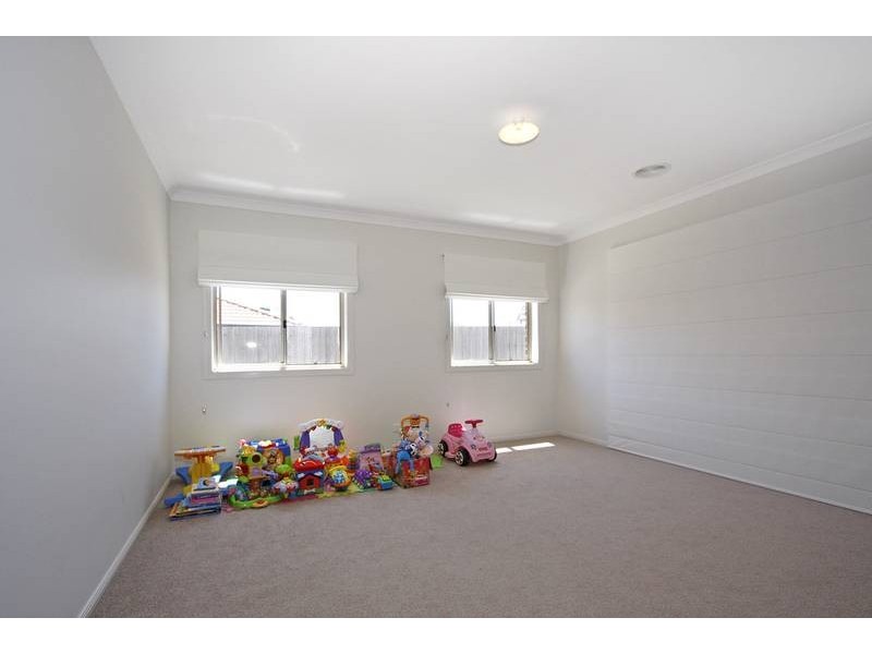 42 Franklin Parade, Lynbrook VIC 3975