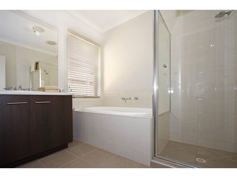 42 Franklin Parade, Lynbrook VIC 3975