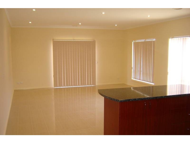 306 Paxton Link, Pakenham VIC 3810